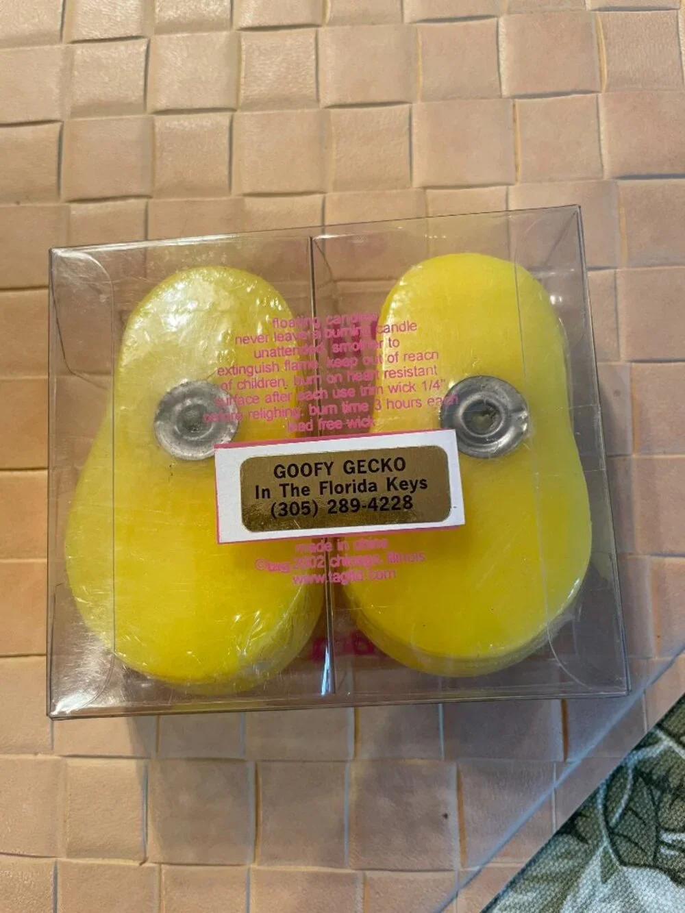 Tag Set of 2 Floating Flip Flop Candle New Yellow & Red